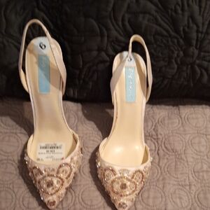 Betsey Johnson Cream and Gold Beaded Heels